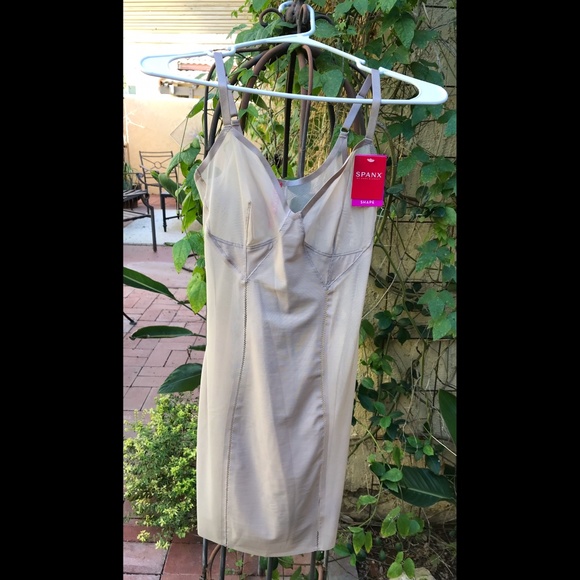 SPANX Other - SPANX NWTs Haute Contour Nouveau Slip Shapewear S/P
